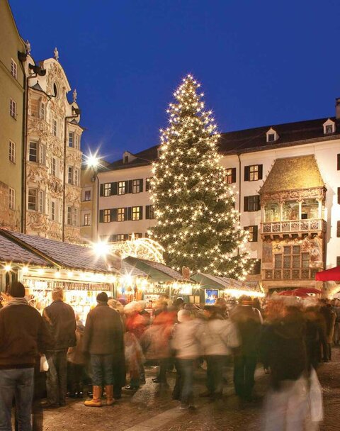 Der Christkindlmarkt in Innsbruck in Tirol Christkindlmarkt in Innsbruck