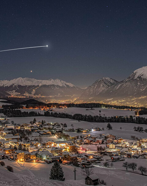 Adventstimmung über Tulfes Sternschnuppe über Tulfes in der Abendstimmung
